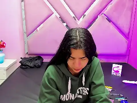 IsisRouse online show from March 7, 2025, 2:46 am