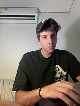 CamiloXx04 online show from February 4, 2025, 3:11 am