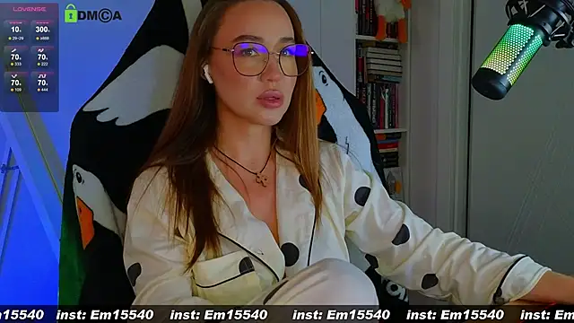 Snapshot of Emili1- chatting on January 21, 2025, 8:52 am Emili1- online show from January 21, 2025, 8:52 am