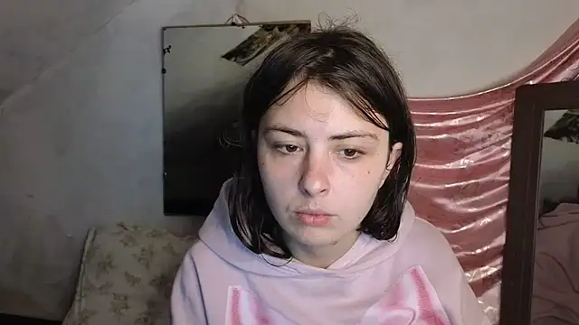 MAMA69LAMA online show from June 10, 2026, 9:16 pm