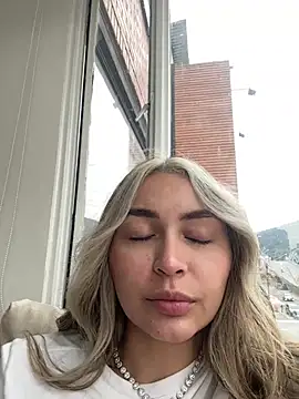 Snapshot of emma_oxford chatting on February 8, 2026, 8:28 pm emma oxford online show from February 8, 2026, 8:28 pm