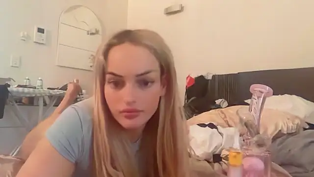 Snapshot of stenzxx chatting on November 4, 2025, 12:58 am stenzxx online show from November 4, 2025, 12:58 am