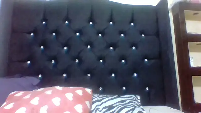 Jennxdolls online show from March 8, 2025, 1:36 pm