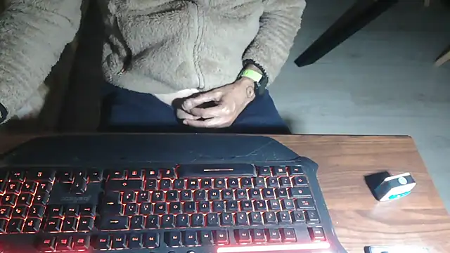 Snapshot of Adri_gard chatting on May 5, 2026, 8:45 pm Adri gard online show from May 5, 2026, 8:45 pm