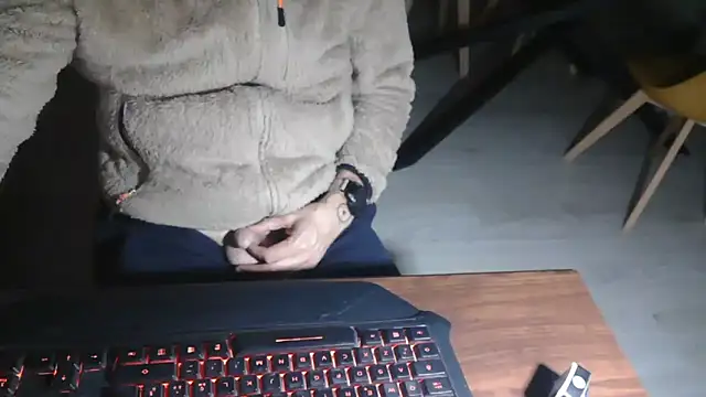Snapshot of Adri_gard chatting on March 21, 2026, 9:19 pm Adri gard online show from March 21, 2026, 9:19 pm