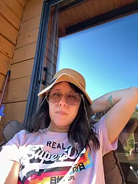 Reinacatchile online show from November 22, 2025, 9:13 pm