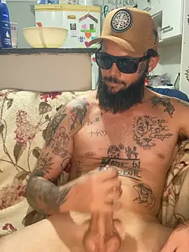 Snapshot of Leonpicudo chatting on February 15, 2026, 6:07 pm Leonpicudo online show from February 15, 2026, 6:07 pm