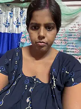 Snapshot of Beauty-queen chatting on July 6, 2026, 2:02 pm Beauty-queen online show from July 6, 2026, 2:02 pm