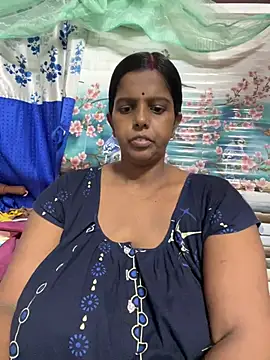 Snapshot of Beauty-queen chatting on July 11, 2026, 11:43 am Beauty-queen online show from July 11, 2026, 11:43 am