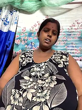 Snapshot of Beauty-queen chatting on April 20, 2026, 3:57 pm Beauty-queen online show from April 20, 2026, 3:57 pm