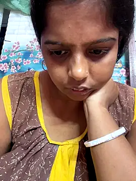 Beauty-queen online show from October 28, 2025, 10:36 am