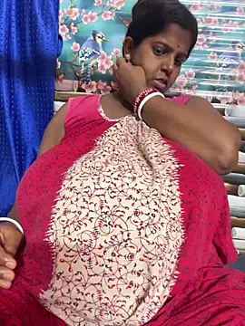 Snapshot of Beauty-queen chatting on April 23, 2026, 4:19 pm Beauty-queen online show from April 23, 2026, 4:19 pm