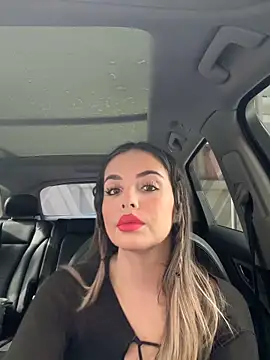 Alirawrz online show from November 19, 2025, 1:44 pm