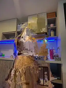 Alirawrz online show from October 25, 2025, 7:58 pm