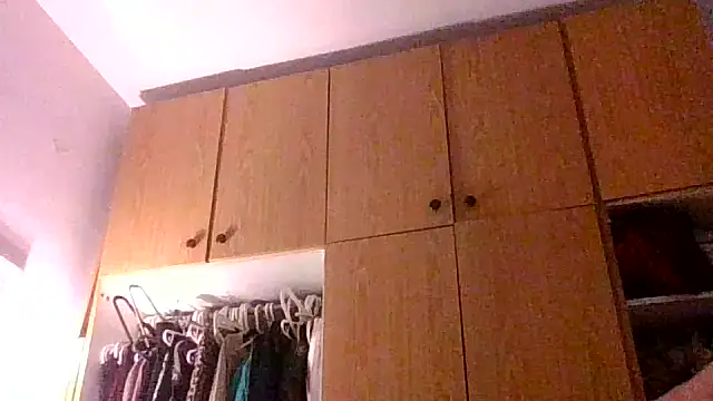 juicyrubies online show from October 27, 2025, 8:37 am