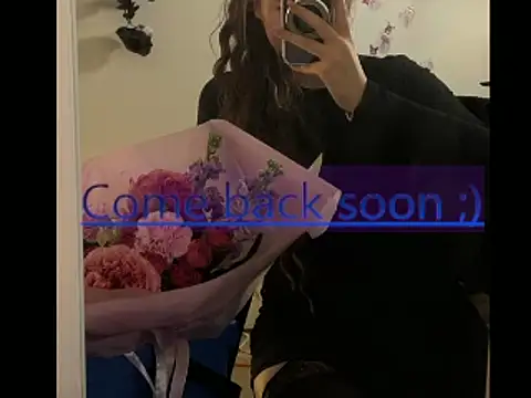 Snapshot of Josephine_Kiss chatting on May 20, 2026, 12:24 pm Josephine Kiss online show from May 20, 2026, 12:24 pm