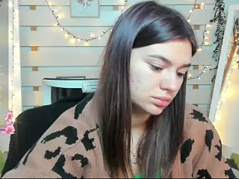 Josephine Kiss online show from December 19, 2025, 1:24 pm