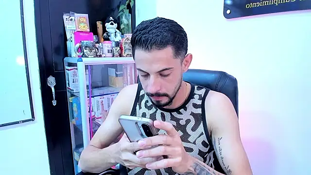 Snapshot of Erick_Wall chatting on June 11, 2026, 3:58 am Erick Wall online show from June 11, 2026, 3:58 am