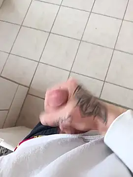 YoungDick25 online show from March 12, 2026, 4:44 pm