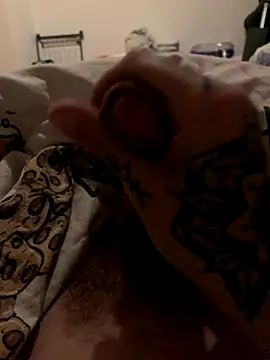 Snapshot of YoungDick25 chatting on December 15, 2025, 7:03 am YoungDick25 online show from December 15, 2025, 7:03 am