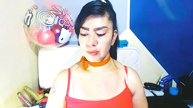 luisahott online show from April 14, 2026, 5:40 pm