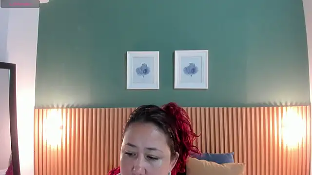  anavictoria  online show from October 22, 2025, 6:07 pm