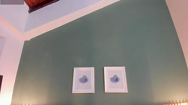  anavictoria  online show from November 27, 2025, 6:30 pm