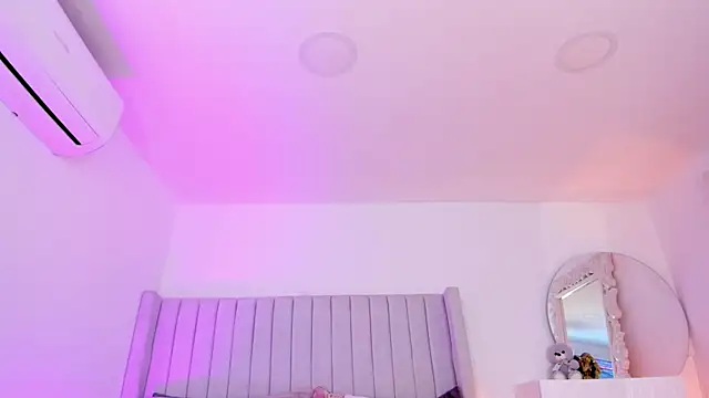 Snapshot of Shelynna_azzul chatting on February 24, 2026, 8:21 pm Shelynna azzul online show from February 24, 2026, 8:21 pm