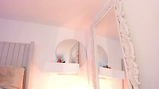 Shelynna azzul online show from March 9, 2026, 7:50 pm