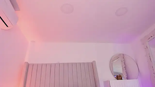 Shelynna azzul online show from April 17, 2026, 8:33 pm