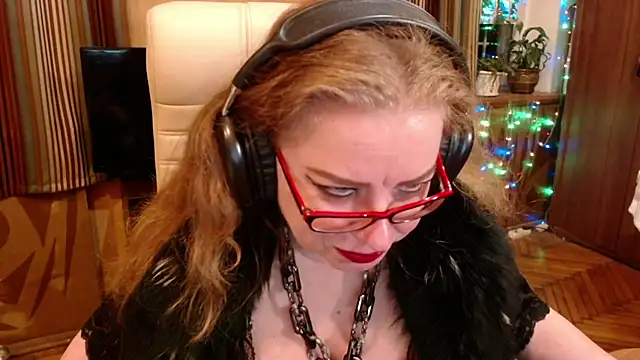 Miss Tress online show from April 14, 2026, 9:31 pm