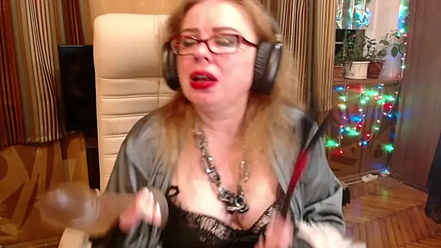 Miss Tress online show from July 27, 2026, 9:00 pm