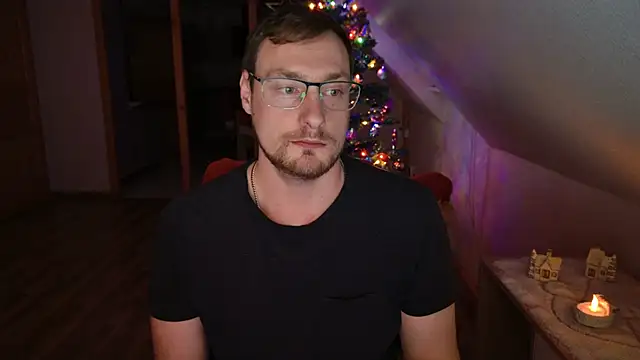 Snapshot of Relsxboy chatting on December 10, 2024, 9:43 pm Relsxboy online show from December 10, 2024, 9:43 pm