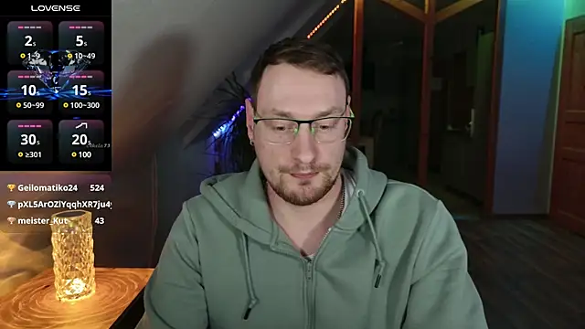 Snapshot of Relsxboy chatting on February 28, 2025, 5:37 pm Relsxboy online show from February 28, 2025, 5:37 pm