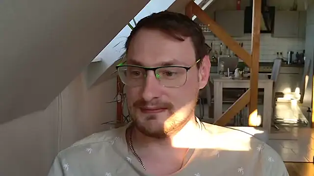 Snapshot of Relsxboy chatting on March 18, 2025, 4:28 pm Relsxboy online show from March 18, 2025, 4:28 pm