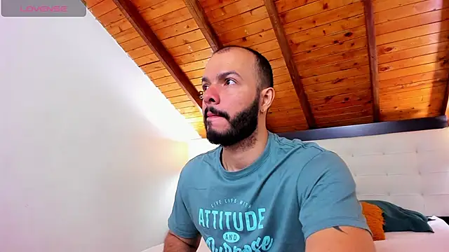 Tom Bailey online show from September 30, 2025, 12:11 pm