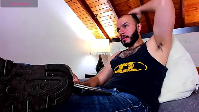 Tom Bailey online show from November 2, 2025, 1:27 pm