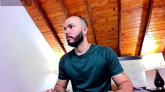 Tom Bailey online show from November 8, 2025, 1:03 pm