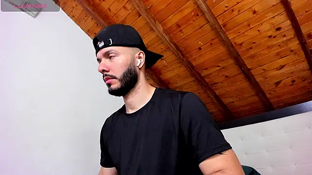 Tom Bailey online show from April 17, 2026, 12:41 pm