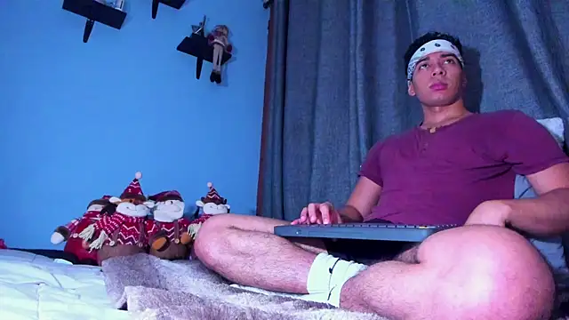 Snapshot of Stefann_salvatoree chatting on January 5, 2025, 1:13 am Stefann salvatoree online show from January 5, 2025, 1:13 am