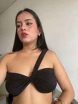 Snapshot of AbbyMillerrr chatting on May 2, 2026, 2:33 pm AbbyMillerrr online show from May 2, 2026, 2:33 pm