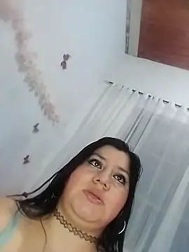 keterinjones--11 online show from November 16, 2025, 4:56 pm