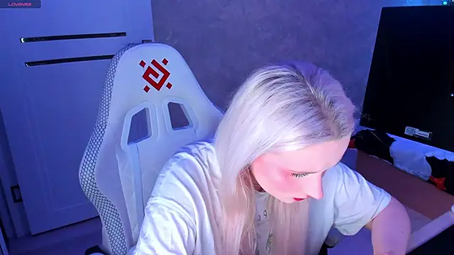 SweeteRose Royce online show from January 21, 2025, 4:37 pm