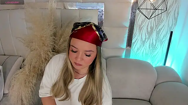 1m dalhia online show from November 20, 2025, 8:42 pm