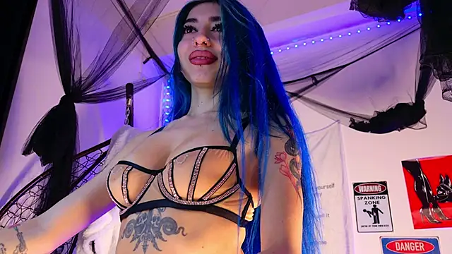 AriaVoss online show from November 30, 2025, 10:10 pm