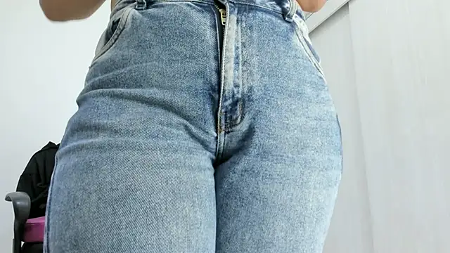 Amelia Debora Antonella online show from February 11, 2026, 3:34 pm