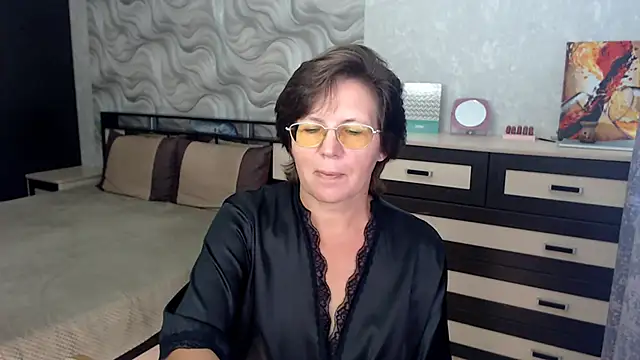 Snapshot of VitaCharm chatting on September 8, 2025, 8:30 pm VitaCharm online show from September 8, 2025, 8:30 pm