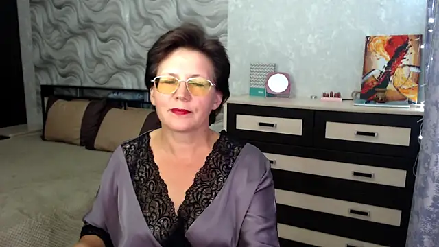 Snapshot of VitaCharm chatting on October 8, 2025, 8:42 pm VitaCharm online show from October 8, 2025, 8:42 pm