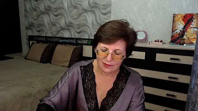 Snapshot of VitaCharm chatting on October 24, 2025, 9:03 pm VitaCharm online show from October 24, 2025, 9:03 pm