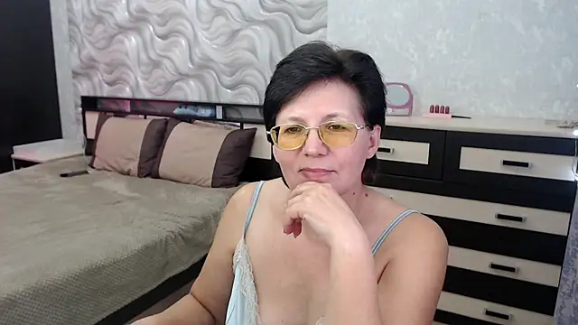 Snapshot of VitaCharm chatting on February 26, 2025, 9:31 pm VitaCharm online show from February 26, 2025, 9:31 pm